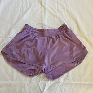 Lululemon Hotty Hot Short Low-Rise 4" Lilac